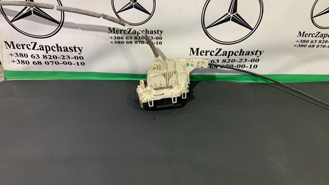 Замок двері правої передньої A9067200135 MERCEDES