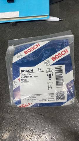 Комплект пружинок кріплення дискових колодок, передніх AP537 BOSCH