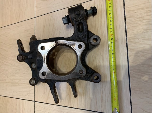 Цапфа поворотна права 52720D7100 HYUNDAI