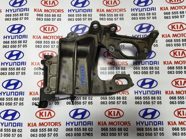 Кронштейн подушки (опори) двигуна, лівої 11254JD000 NISSAN