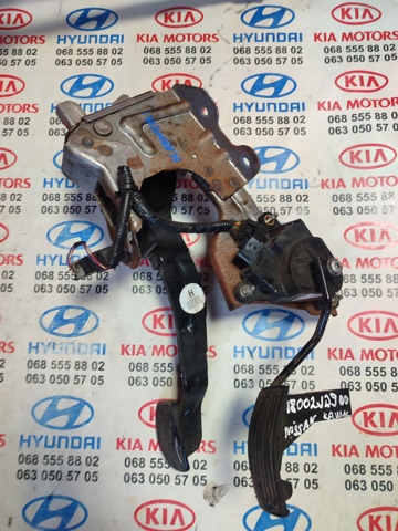 Педаль акселератора 18002JD900 NISSAN