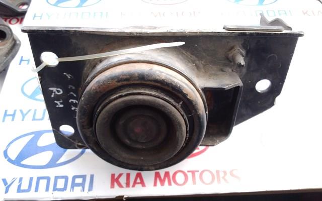 Права опора двигуна 218101E000 HYUNDAI