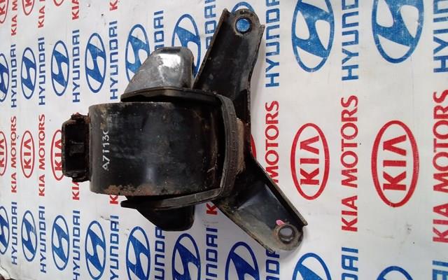 Ліва подушка двигуна 218302G100 HYUNDAI