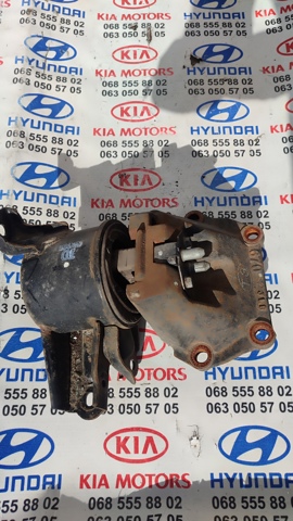 Ліва опора двигуна 218302T150 HYUNDAI
