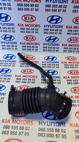 Патрубок повітряний, вихід повітряного фільтра 281403X300 HYUNDAI