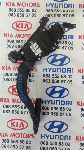 Підаль газу 327001F300 HYUNDAI