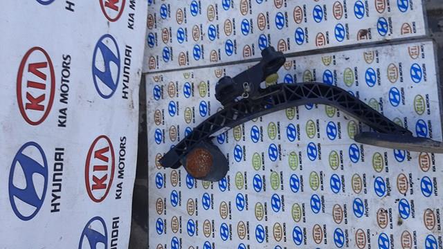 Підаль газу 327002E200 HYUNDAI