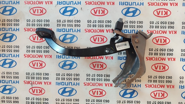 Педаль гальма 328004C200 HYUNDAI
