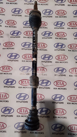 Піввісь передня, права 495013Q360 HYUNDAI