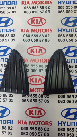 Ікло заднього бампера ліве 526820D010 TOYOTA