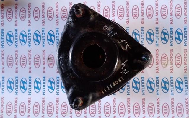 Кріплення переднього амортизатора 546102P500 HYUNDAI
