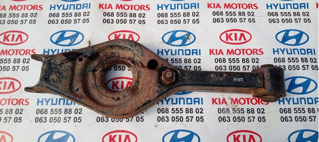 Важіль задньої підвіски поперечний, правий 552202S000 HYUNDAI