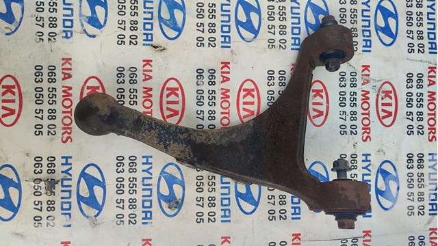 Важіль задньої підвіски верхній, правий 552402P000 HYUNDAI