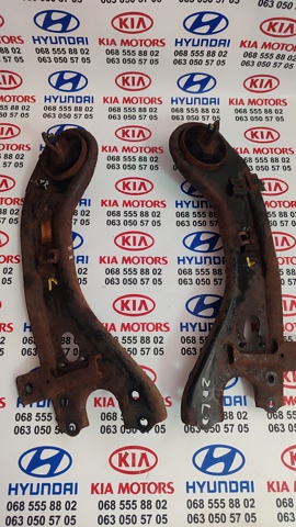 Важіль/тяга задньої підвіски подовжній нижній, правий 552802W150 HYUNDAI