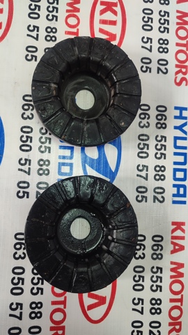 Проставка (гумове кільце) пружини задньої, верхня 553413K000 HYUNDAI