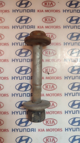 Болт кріплення заднього нижнього важеля, внутрішній 554472G000 HYUNDAI
