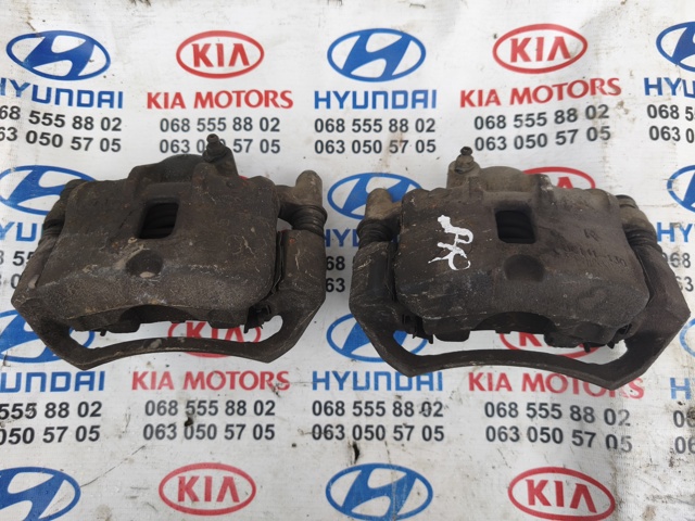 Супорт гальмівний, передній, правий 581301J600 HYUNDAI