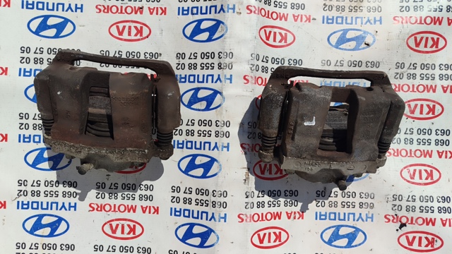 Супорт гальмівний, передній, правий 581304C200 HYUNDAI