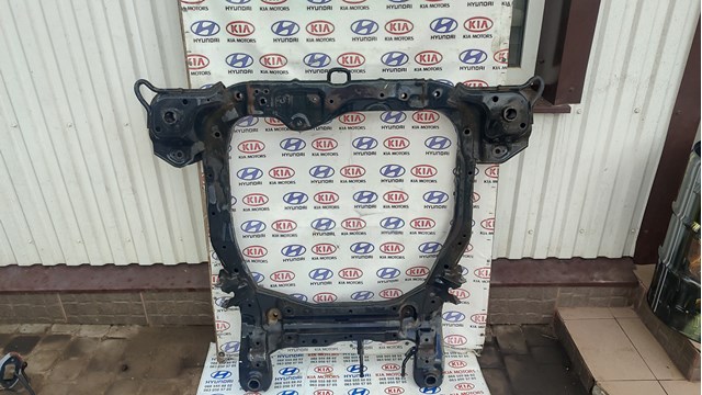 Передня балка 624002P000 HYUNDAI