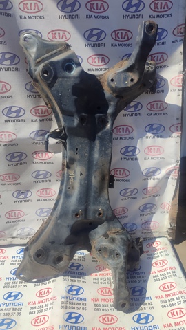 Передня балка 624004C000 HYUNDAI