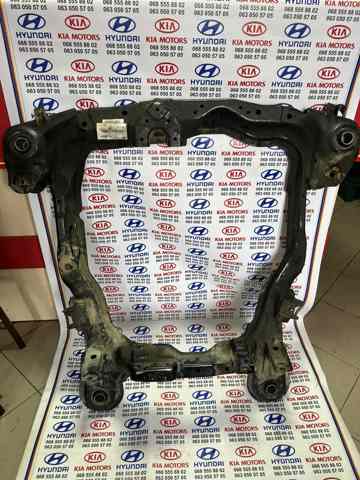 Передня балка 624051F000 HYUNDAI