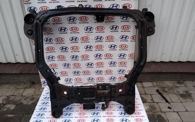 Передня балка 624052G000 HYUNDAI
