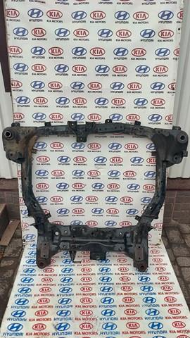 Передня балка 624052G400 HYUNDAI