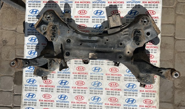 Передня балка Hyundai Santa Fe 3