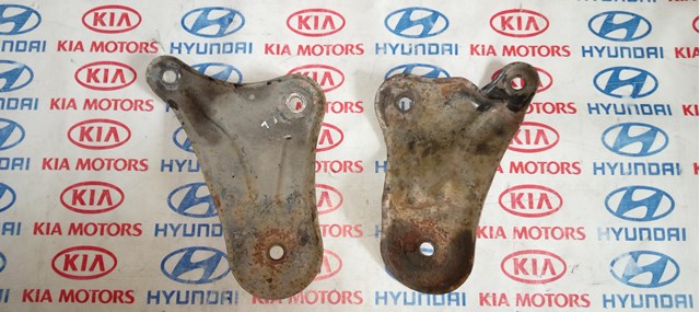 Кронштейн передньої балки 624762E000 HYUNDAI