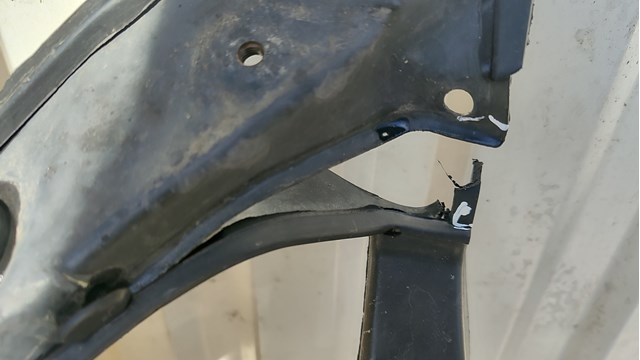 Установча панель передня 641012P000 HYUNDAI