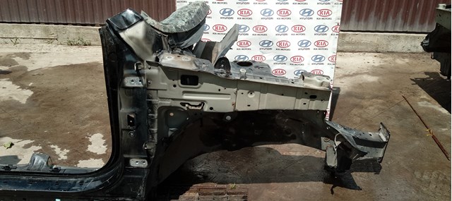 Панель бризковика (лонжерона) моторного відсіку, права 645022P000 HYUNDAI