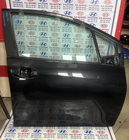 Скло передніх дверей, правих 681100D191 TOYOTA