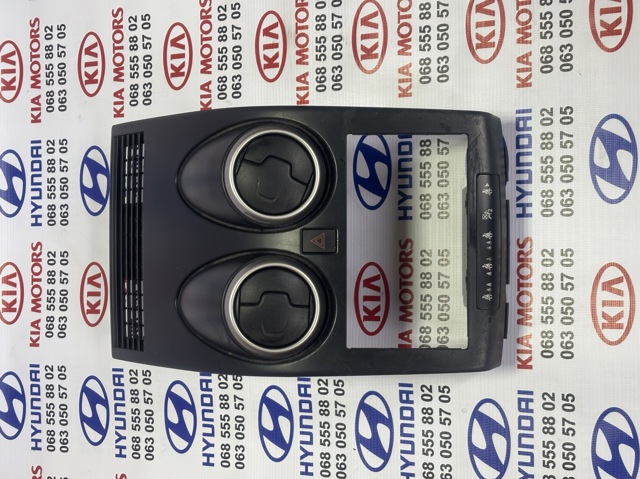 Решітка повітропровода 68760JD10A NISSAN