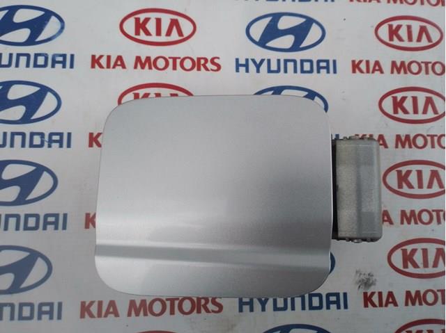 Лючок паливного бака 695102F001 HYUNDAI