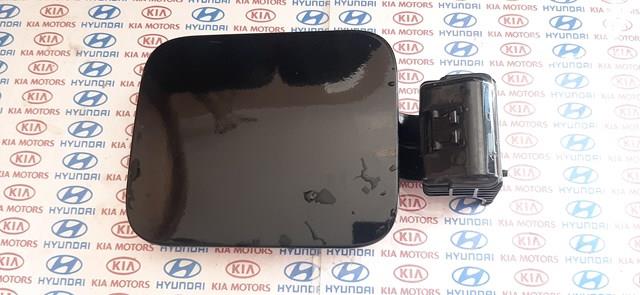 Лючок паливного бака 695103K000 HYUNDAI
