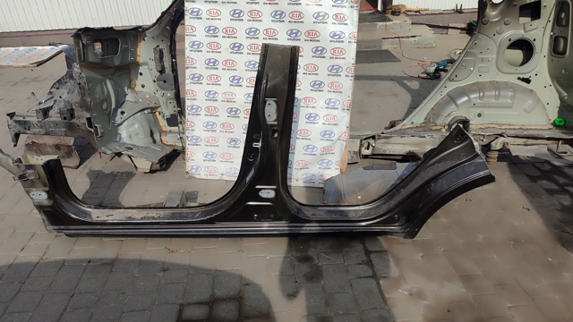 Поріг зовнішній лівий 713122KD30 HYUNDAI