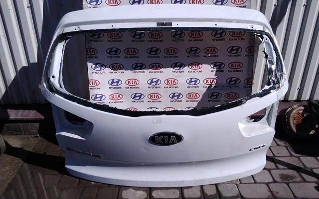 Двері багажника 737003U010 HYUNDAI