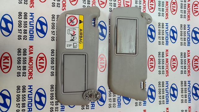 Козирок 743200DC70B0 TOYOTA