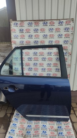 Двері задні в зборі KIA Carens 2