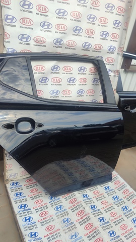 Двері пасажирські задні праві 770044C000 HYUNDAI