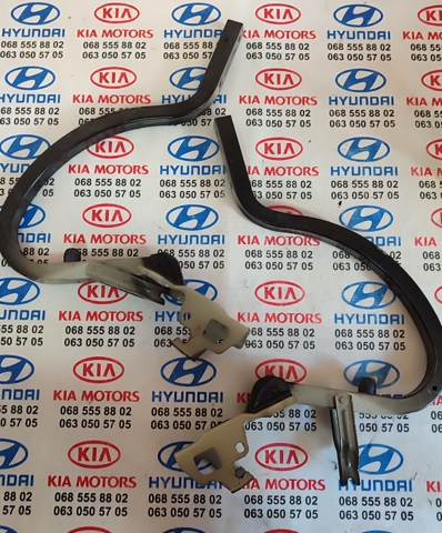 Деталі багажника (петлі і упор кришки) 792202T000 HYUNDAI