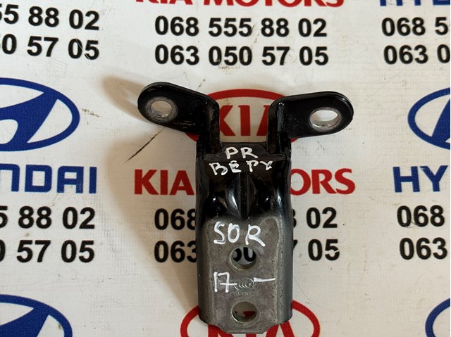 Дверний шарнір правий передній 793202B010 HYUNDAI
