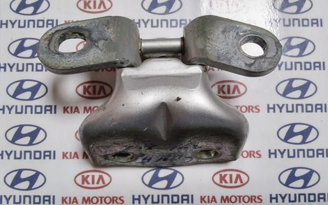 Петля задніх лівих дверей 793302B000 HYUNDAI