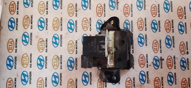 Замок і ручка дверей задка 812302S000 HYUNDAI