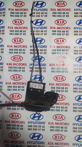 Внутрішній дверний замок 813201F010 HYUNDAI