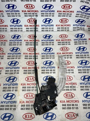 Замок задньої двері, лівої 814102G030 HYUNDAI