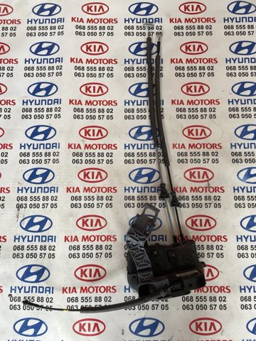 Замок задніх дверей, правих 814203S000 HYUNDAI