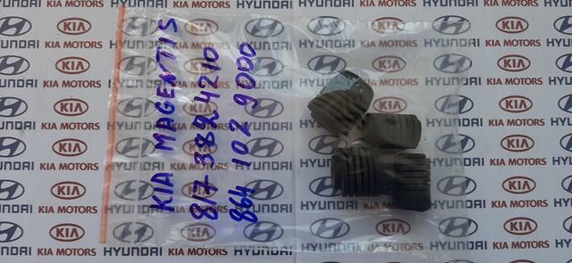 Буфер / відбійник капота 8173824210 HYUNDAI