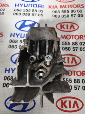Кронштейт кріплення форсунки 8200771226 NISSAN