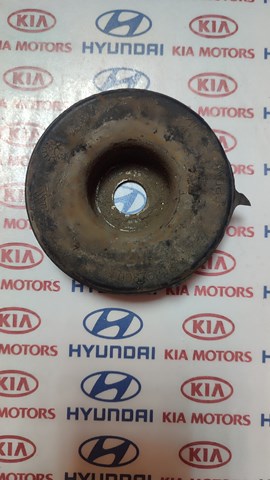 Кріплення переднього амортизатора 8200876298 RENAULT